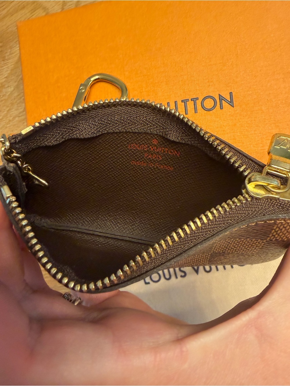 Louis Vuitton key pouch - Picture 3 of 3